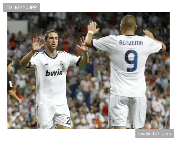 本泽马与伊瓜因：终结效率及战术角色对比分析