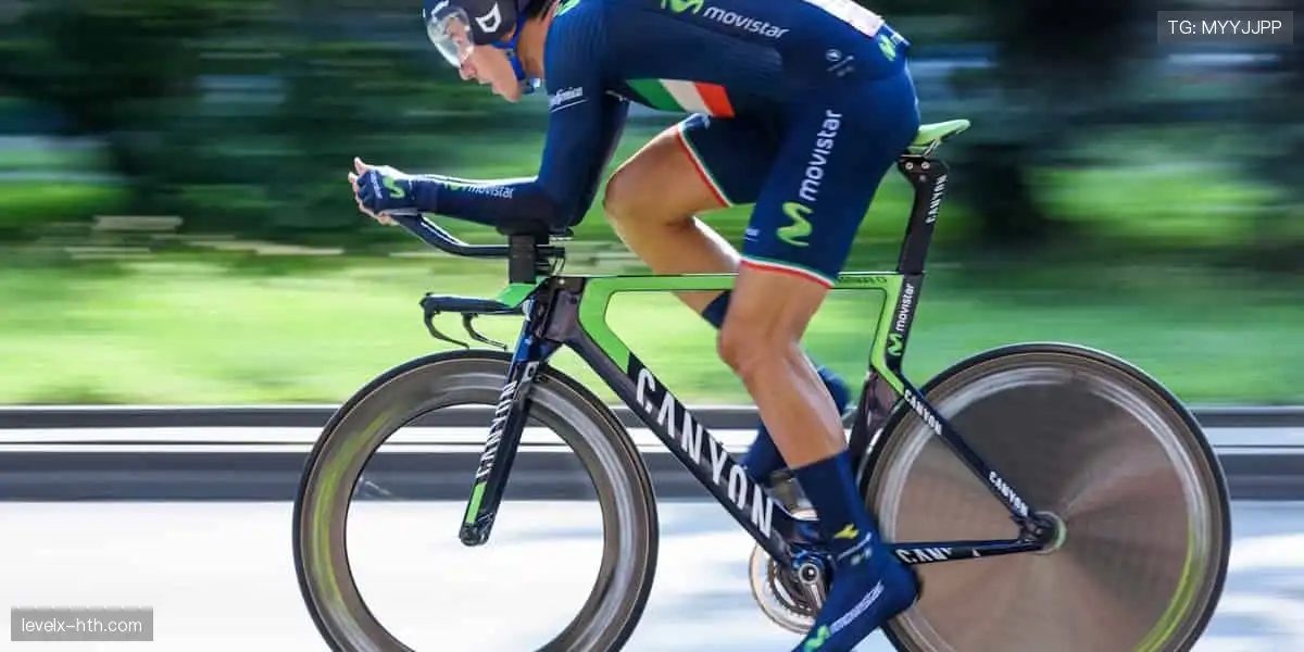 「错过直播？精彩回放随时看！📲订阅频道，精彩永不缺席！」